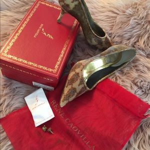 Rene Cavovilla Velvet Pump